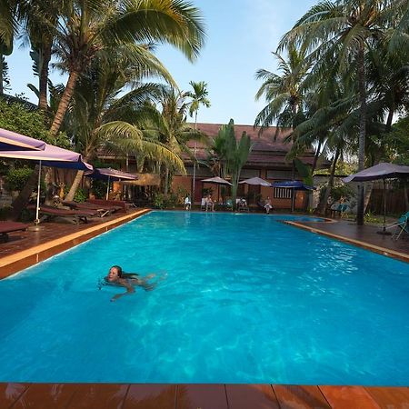 Neak Pean Hotel - Wooden House Сиемрип Экстерьер фото