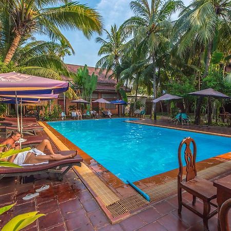 Neak Pean Hotel - Wooden House Сиемрип Экстерьер фото
