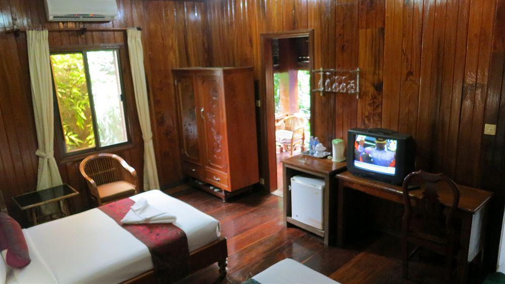 Neak Pean Hotel - Wooden House Сиемрип Экстерьер фото
