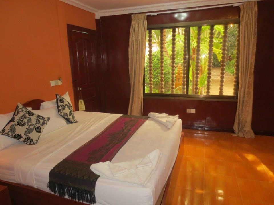 Neak Pean Hotel - Wooden House Сиемрип Экстерьер фото