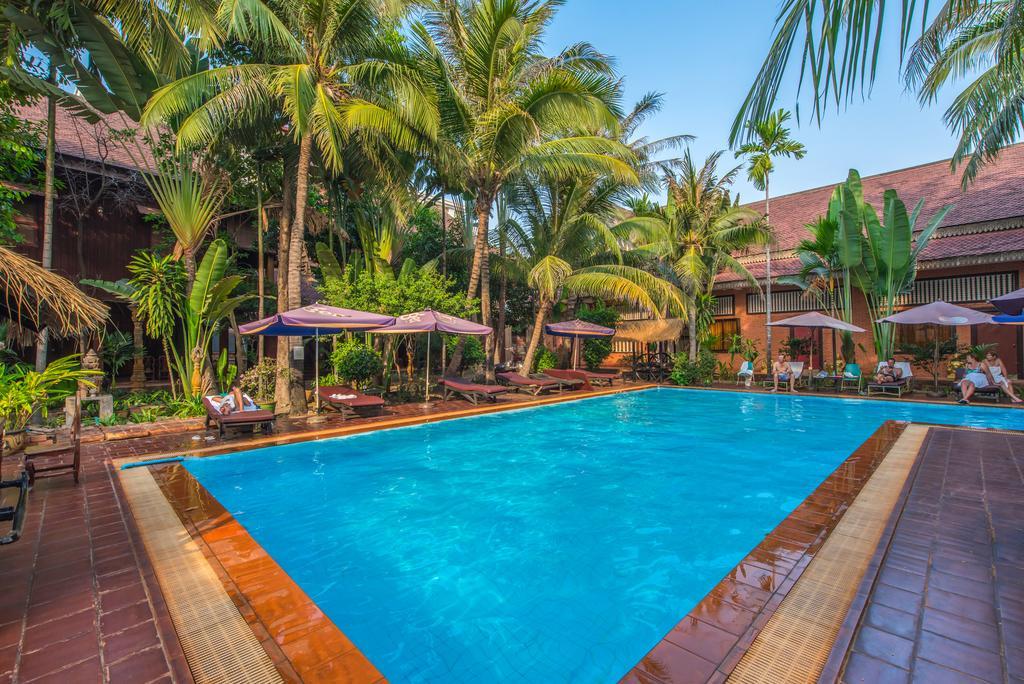 Neak Pean Hotel - Wooden House Сиемрип Экстерьер фото