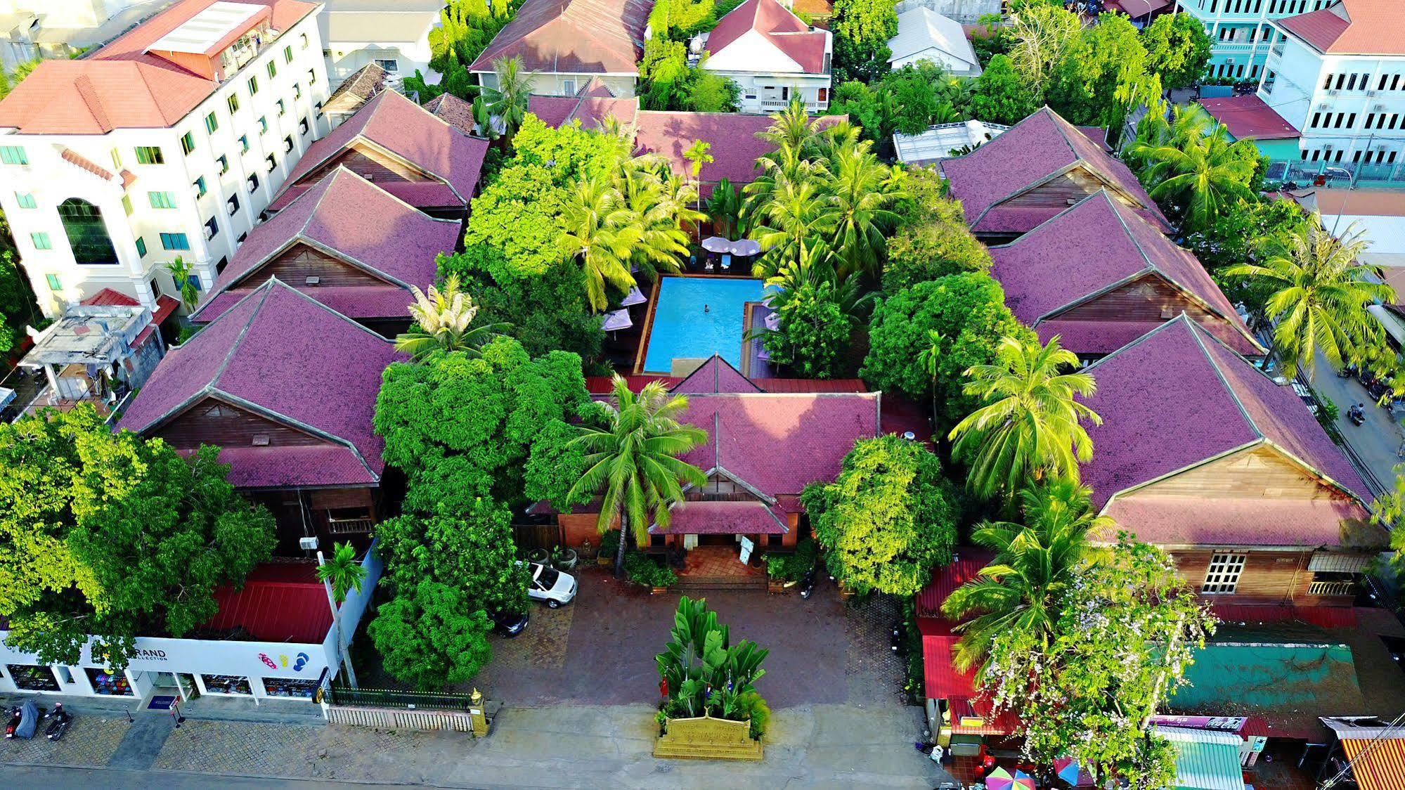 Neak Pean Hotel - Wooden House Сиемрип Экстерьер фото