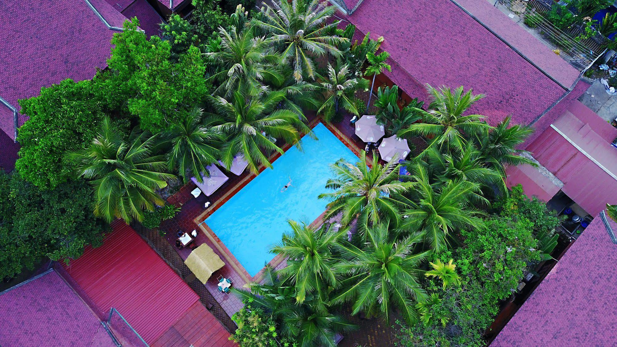 Neak Pean Hotel - Wooden House Сиемрип Экстерьер фото